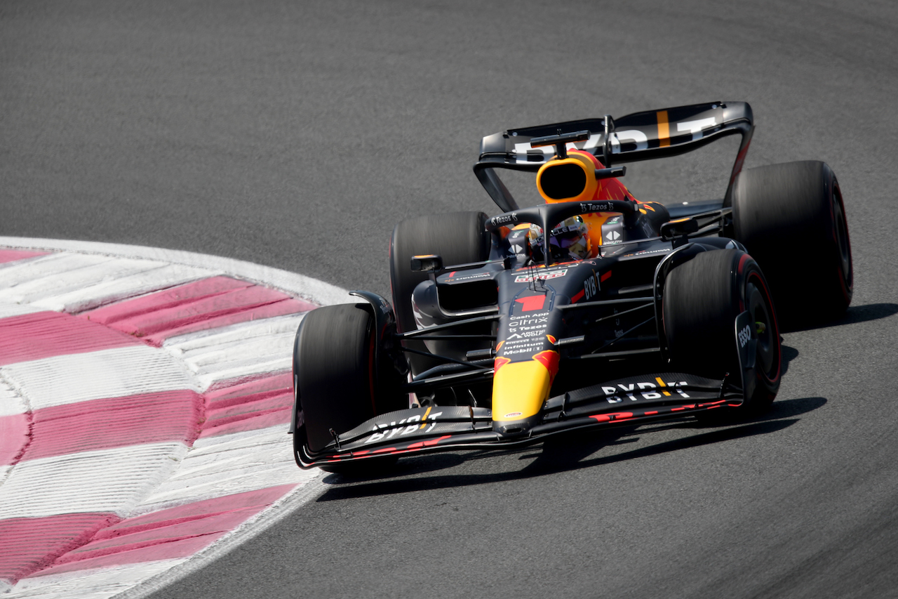 GP FRANCIA, Max Verstappen (NLD) Red Bull Racing RB18.
22.07.2022. Formula 1 World Championship, Rd 12, French Grand Prix, Paul Ricard, France, Practice Day.
 - www.xpbimages.com, EMail: requests@xpbimages.com © Copyright: Coates / XPB Images