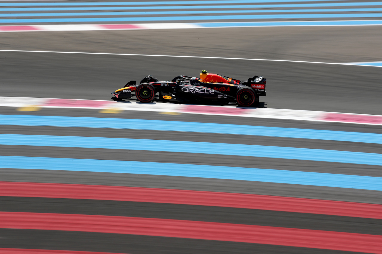 GP FRANCIA, Sergio Perez (MEX) Red Bull Racing RB18.
22.07.2022. Formula 1 World Championship, Rd 12, French Grand Prix, Paul Ricard, France, Practice Day.
 - www.xpbimages.com, EMail: requests@xpbimages.com © Copyright: Coates / XPB Images
