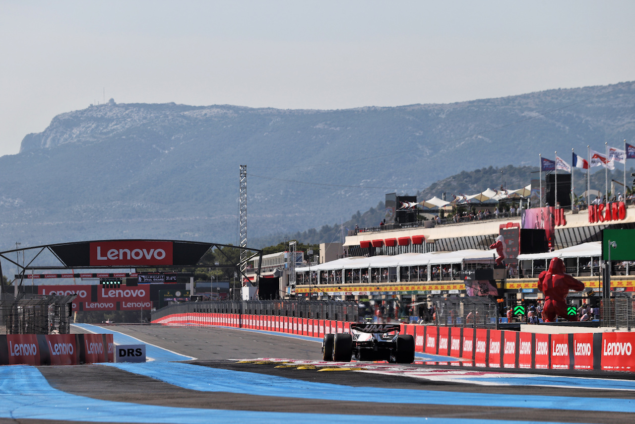 GP FRANCIA, Mick Schumacher (GER) Haas VF-22.
22.07.2022. Formula 1 World Championship, Rd 12, French Grand Prix, Paul Ricard, France, Practice Day.
- www.xpbimages.com, EMail: requests@xpbimages.com © Copyright: Moy / XPB Images