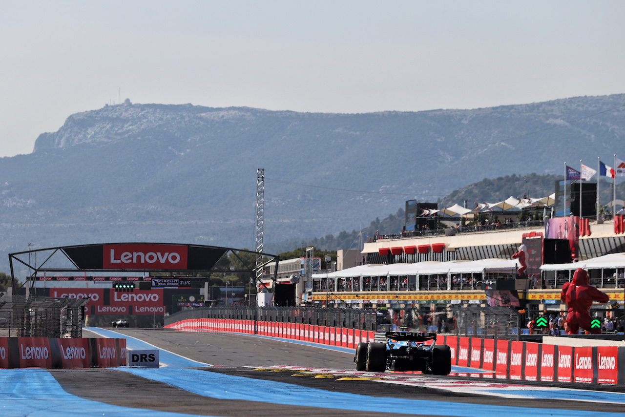 GP FRANCIA, Esteban Ocon (FRA) Alpine F1 Team A522.
22.07.2022. Formula 1 World Championship, Rd 12, French Grand Prix, Paul Ricard, France, Practice Day.
- www.xpbimages.com, EMail: requests@xpbimages.com © Copyright: Moy / XPB Images