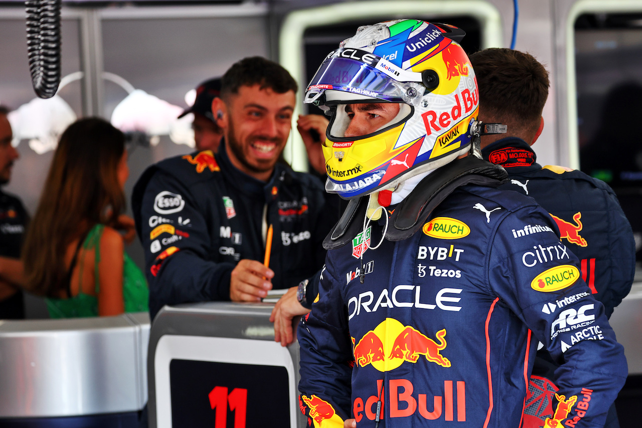 GP FRANCIA, Sergio Perez (MEX) Red Bull Racing.
22.07.2022. Formula 1 World Championship, Rd 12, French Grand Prix, Paul Ricard, France, Practice Day.
- www.xpbimages.com, EMail: requests@xpbimages.com © Copyright: Batchelor / XPB Images