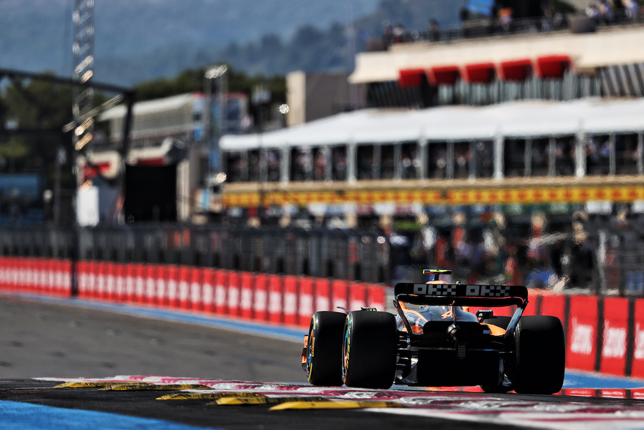GP FRANCIA, Lando Norris (GBR) McLaren MCL36.
22.07.2022. Formula 1 World Championship, Rd 12, French Grand Prix, Paul Ricard, France, Practice Day.
- www.xpbimages.com, EMail: requests@xpbimages.com © Copyright: Moy / XPB Images
