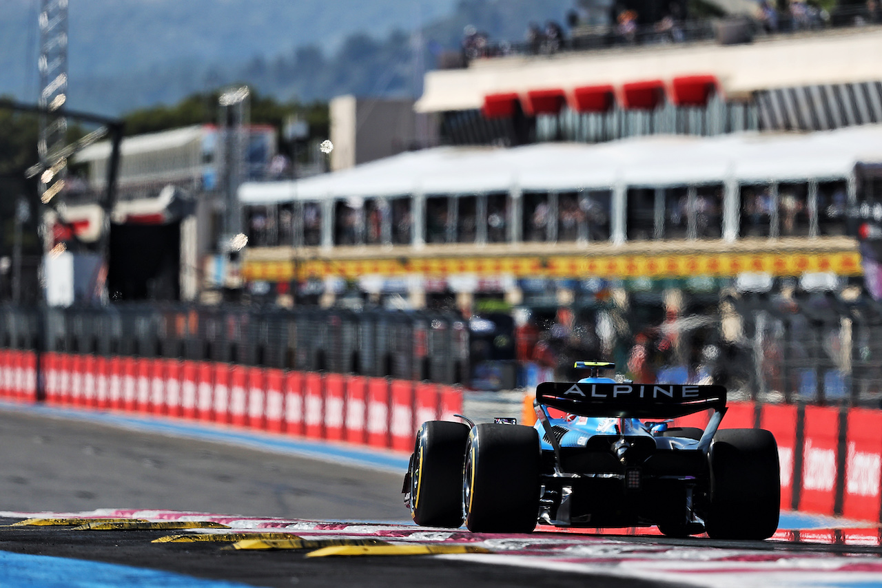 GP FRANCIA, Esteban Ocon (FRA) Alpine F1 Team A522.
22.07.2022. Formula 1 World Championship, Rd 12, French Grand Prix, Paul Ricard, France, Practice Day.
- www.xpbimages.com, EMail: requests@xpbimages.com © Copyright: Moy / XPB Images