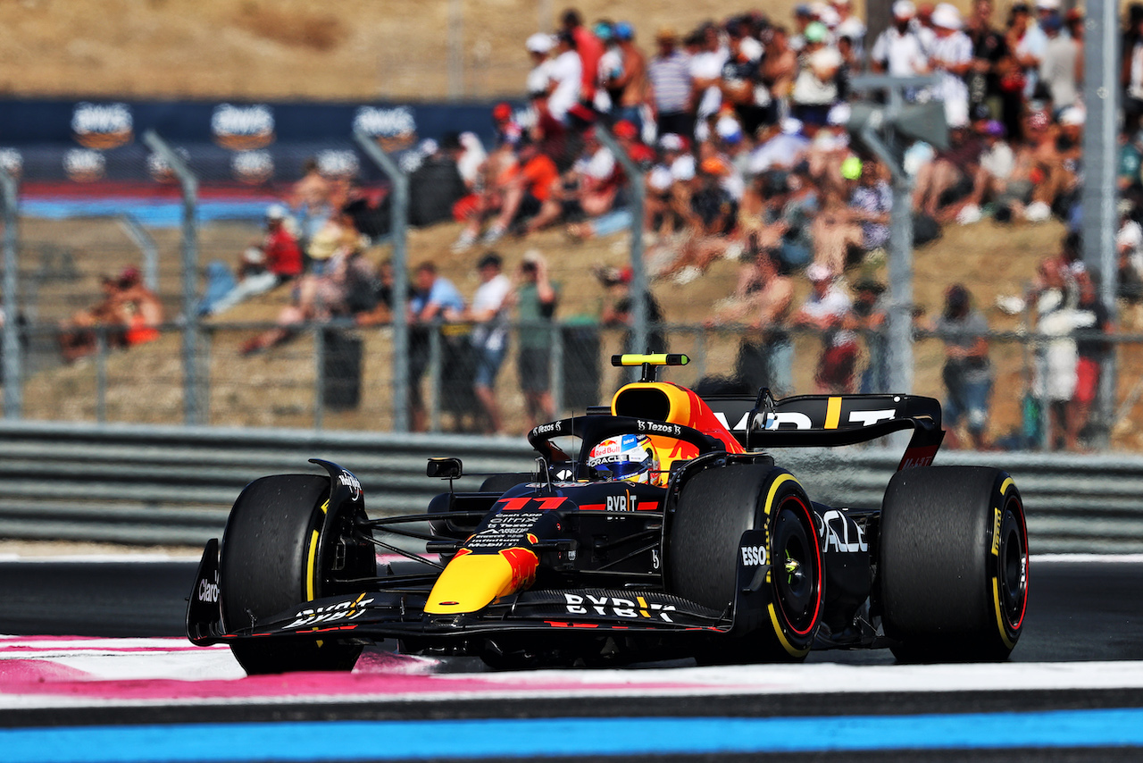 GP FRANCIA, Sergio Perez (MEX) Red Bull Racing RB18.
22.07.2022. Formula 1 World Championship, Rd 12, French Grand Prix, Paul Ricard, France, Practice Day.
- www.xpbimages.com, EMail: requests@xpbimages.com © Copyright: Moy / XPB Images