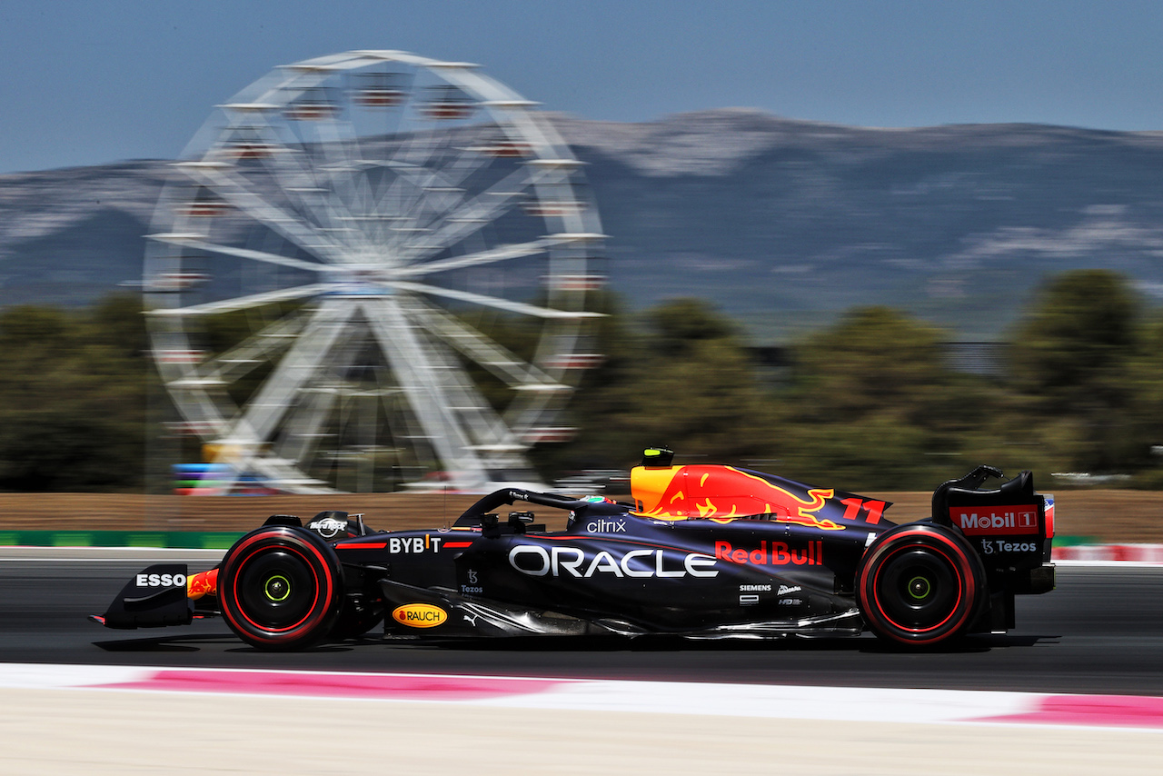 GP FRANCIA, Sergio Perez (MEX) Red Bull Racing RB18.
22.07.2022. Formula 1 World Championship, Rd 12, French Grand Prix, Paul Ricard, France, Practice Day.
- www.xpbimages.com, EMail: requests@xpbimages.com © Copyright: Moy / XPB Images