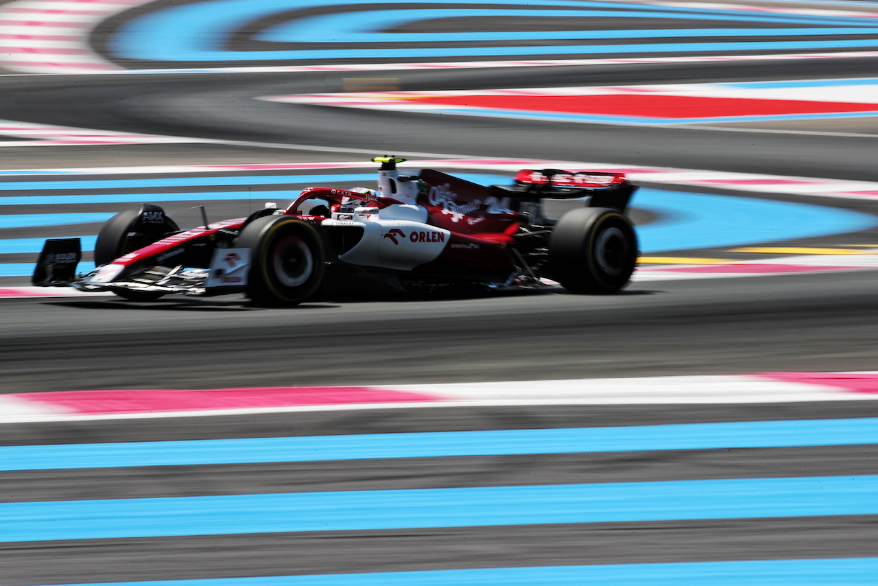 GP FRANCIA, Guanyu Zhou (CHN) Alfa Romeo F1 Team C42.
22.07.2022. Formula 1 World Championship, Rd 12, French Grand Prix, Paul Ricard, France, Practice Day.
 - www.xpbimages.com, EMail: requests@xpbimages.com © Copyright: Coates / XPB Images