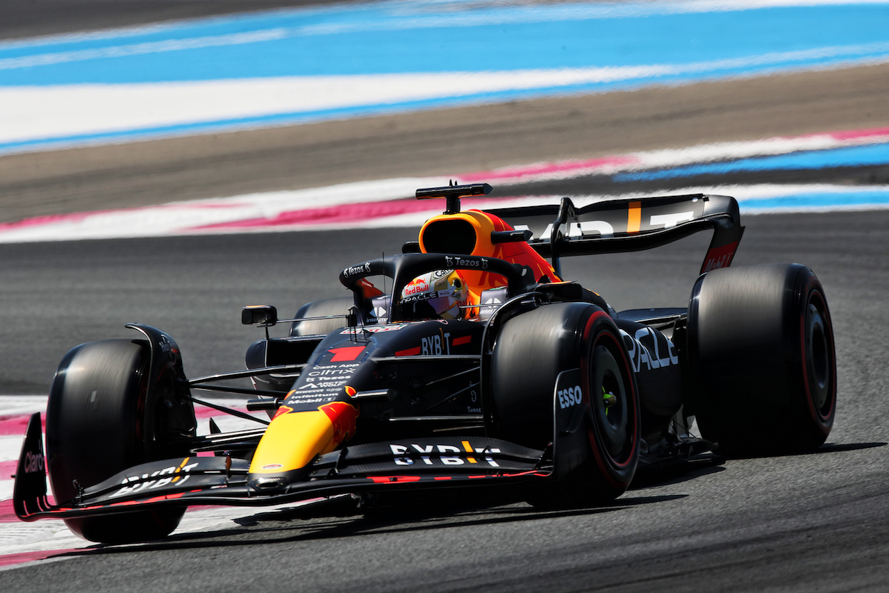 GP FRANCIA, Max Verstappen (NLD) Red Bull Racing RB18.
22.07.2022. Formula 1 World Championship, Rd 12, French Grand Prix, Paul Ricard, France, Practice Day.
 - www.xpbimages.com, EMail: requests@xpbimages.com © Copyright: Coates / XPB Images