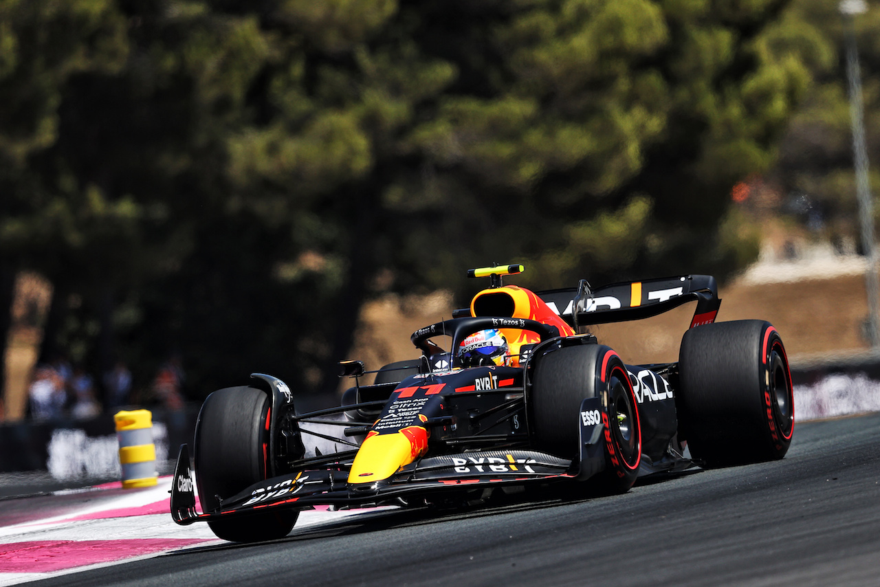 GP FRANCIA, Sergio Perez (MEX) Red Bull Racing RB18.
22.07.2022. Formula 1 World Championship, Rd 12, French Grand Prix, Paul Ricard, France, Practice Day.
- www.xpbimages.com, EMail: requests@xpbimages.com © Copyright: Moy / XPB Images