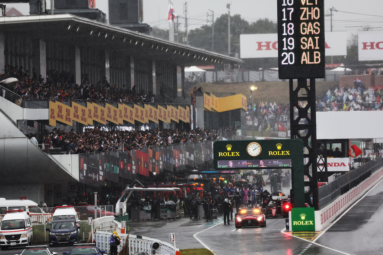GP GIAPPONE, The race is stopped.
09.10.2022. Formula 1 World Championship, Rd 18, Japanese Grand Prix, Suzuka, Japan, Gara Day.
- www.xpbimages.com, EMail: requests@xpbimages.com © Copyright: Batchelor / XPB Images