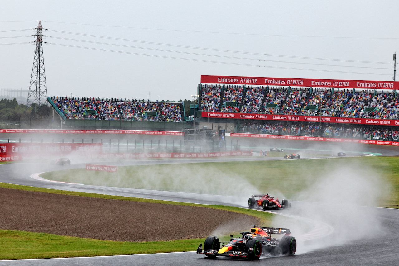 GP GIAPPONE, Max Verstappen (NLD) Red Bull Racing RB18.
09.10.2022. Formula 1 World Championship, Rd 18, Japanese Grand Prix, Suzuka, Japan, Gara Day.
 - www.xpbimages.com, EMail: requests@xpbimages.com © Copyright: Coates / XPB Images