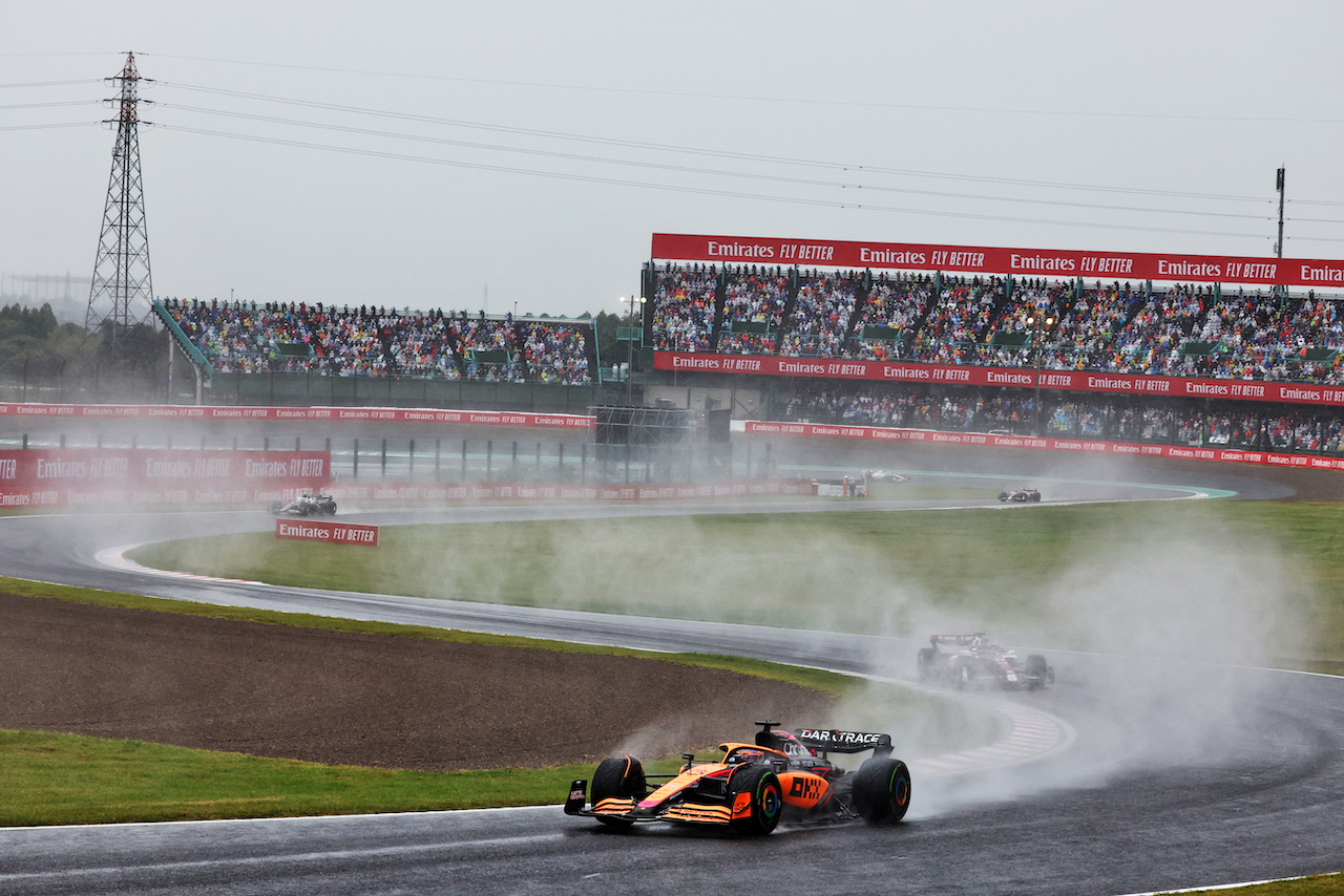 GP GIAPPONE, Daniel Ricciardo (AUS) McLaren MCL36.
09.10.2022. Formula 1 World Championship, Rd 18, Japanese Grand Prix, Suzuka, Japan, Gara Day.
 - www.xpbimages.com, EMail: requests@xpbimages.com © Copyright: Coates / XPB Images