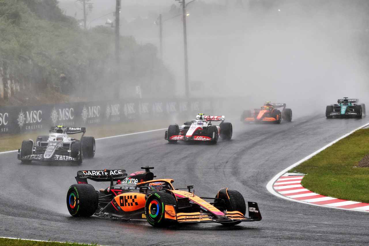 GP GIAPPONE, Daniel Ricciardo (AUS) McLaren MCL36.
09.10.2022. Formula 1 World Championship, Rd 18, Japanese Grand Prix, Suzuka, Japan, Gara Day.
 - www.xpbimages.com, EMail: requests@xpbimages.com © Copyright: Coates / XPB Images