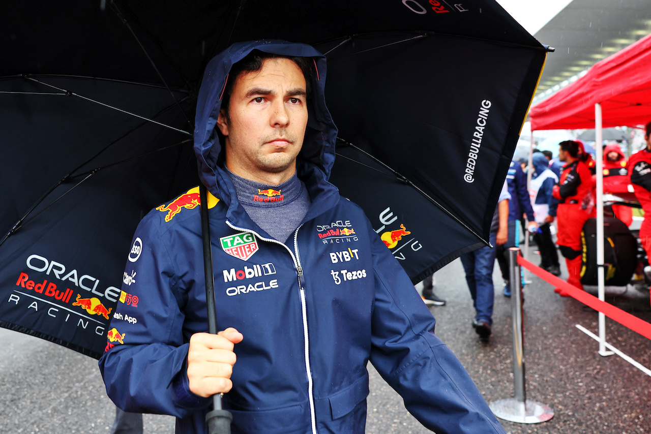 GP GIAPPONE, Sergio Perez (MEX) Red Bull Racing on the grid.
09.10.2022. Formula 1 World Championship, Rd 18, Japanese Grand Prix, Suzuka, Japan, Gara Day.
- www.xpbimages.com, EMail: requests@xpbimages.com © Copyright: Batchelor / XPB Images