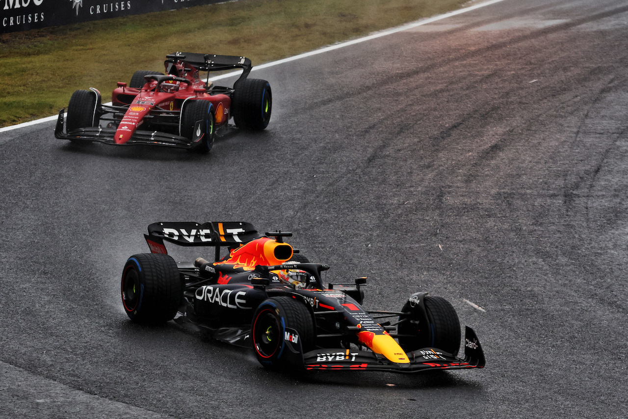 GP GIAPPONE, Max Verstappen (NLD) Red Bull Racing RB18.
09.10.2022. Formula 1 World Championship, Rd 18, Japanese Grand Prix, Suzuka, Japan, Gara Day.
- www.xpbimages.com, EMail: requests@xpbimages.com © Copyright: Bearne / XPB Images