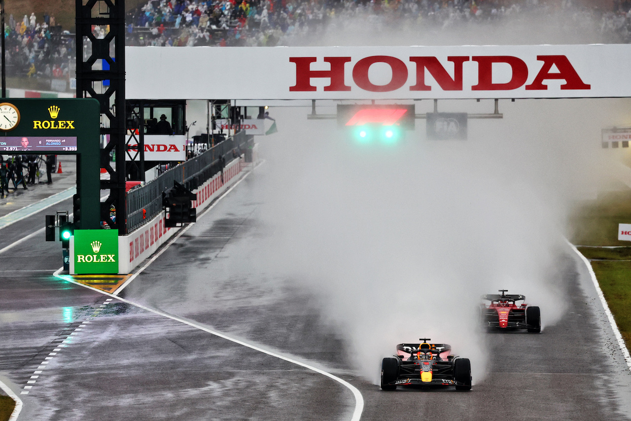 GP GIAPPONE, Max Verstappen (NLD) Red Bull Racing RB18.
09.10.2022. Formula 1 World Championship, Rd 18, Japanese Grand Prix, Suzuka, Japan, Gara Day.
- www.xpbimages.com, EMail: requests@xpbimages.com © Copyright: Batchelor / XPB Images