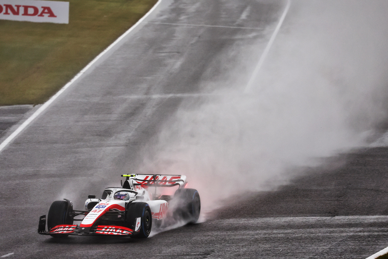 GP GIAPPONE, Mick Schumacher (GER) Haas VF-22.
09.10.2022. Formula 1 World Championship, Rd 18, Japanese Grand Prix, Suzuka, Japan, Gara Day.
- www.xpbimages.com, EMail: requests@xpbimages.com © Copyright: Batchelor / XPB Images