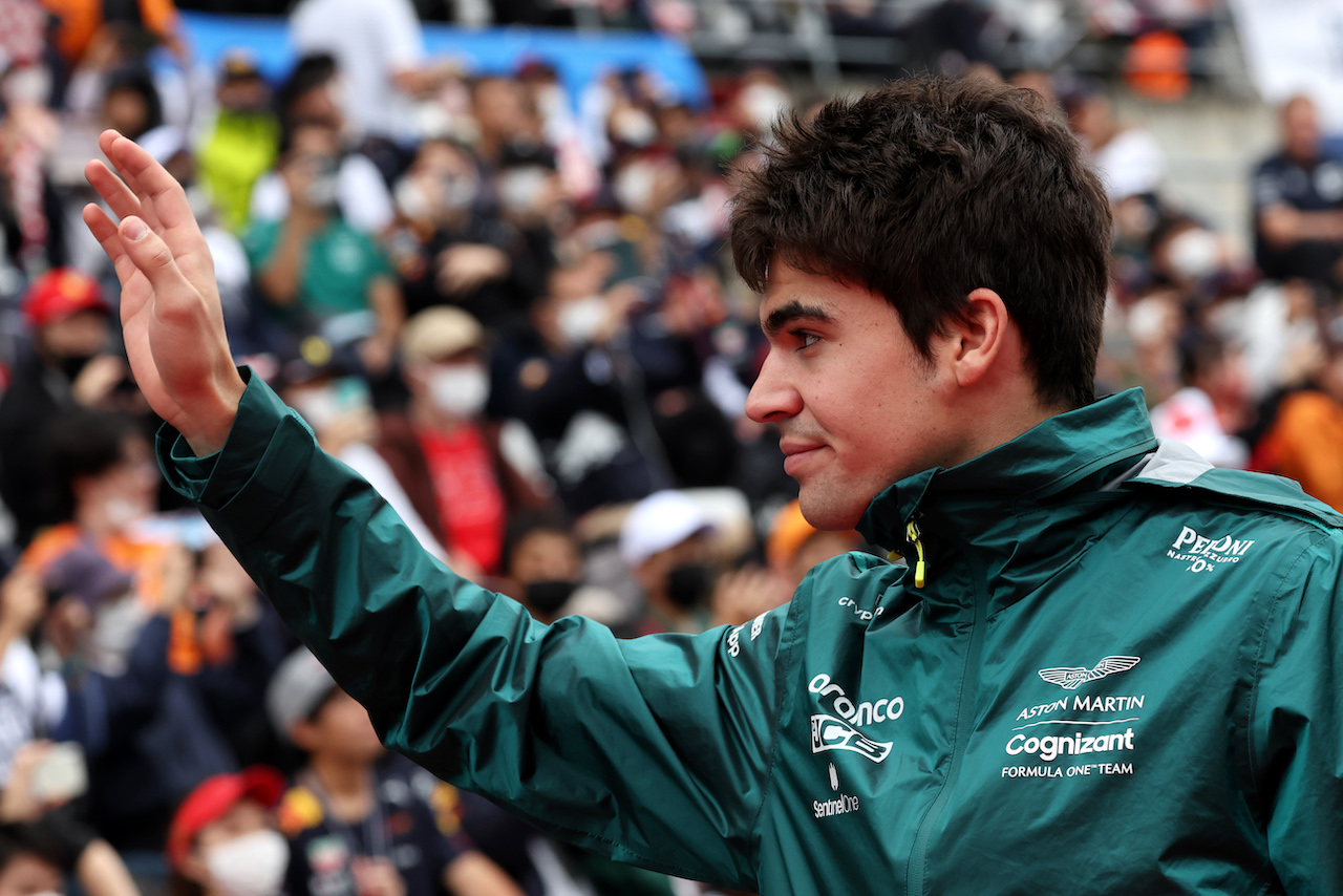 GP GIAPPONE, Lance Stroll (CDN) Aston Martin F1 Team on the drivers parade.
09.10.2022. Formula 1 World Championship, Rd 18, Japanese Grand Prix, Suzuka, Japan, Gara Day.
- www.xpbimages.com, EMail: requests@xpbimages.com © Copyright: Bearne / XPB Images