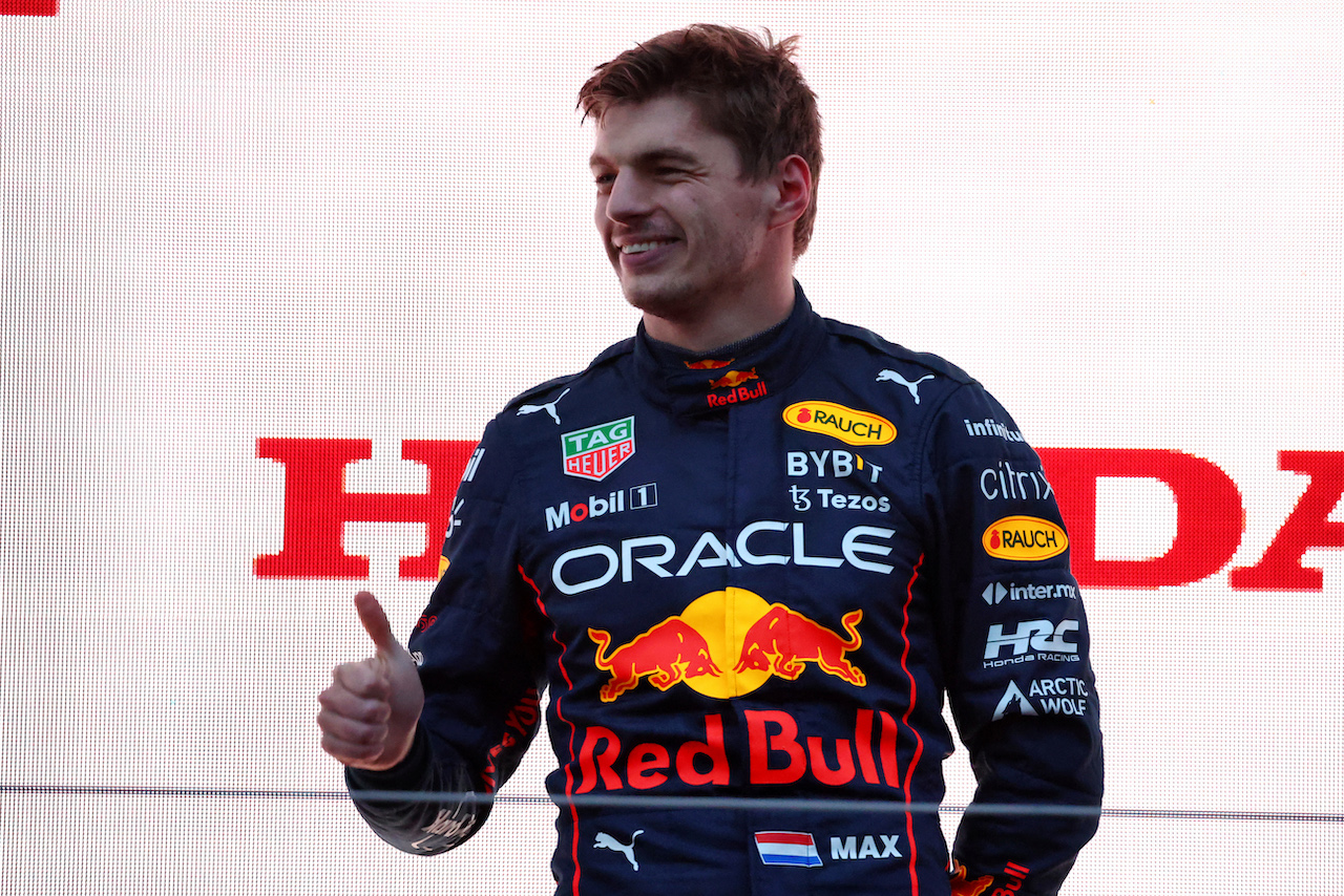 GP GIAPPONE, Gara winner Max Verstappen (NLD) Red Bull Racing celebrates on the podium.
09.10.2022. Formula 1 World Championship, Rd 18, Japanese Grand Prix, Suzuka, Japan, Gara Day.
- www.xpbimages.com, EMail: requests@xpbimages.com © Copyright: Batchelor / XPB Images