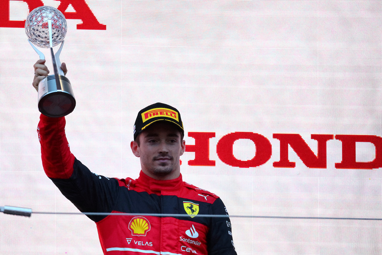 GP GIAPPONE, Charles Leclerc (MON) Ferrari celebrates his third position on the podium.
09.10.2022. Formula 1 World Championship, Rd 18, Japanese Grand Prix, Suzuka, Japan, Gara Day.
- www.xpbimages.com, EMail: requests@xpbimages.com © Copyright: Batchelor / XPB Images