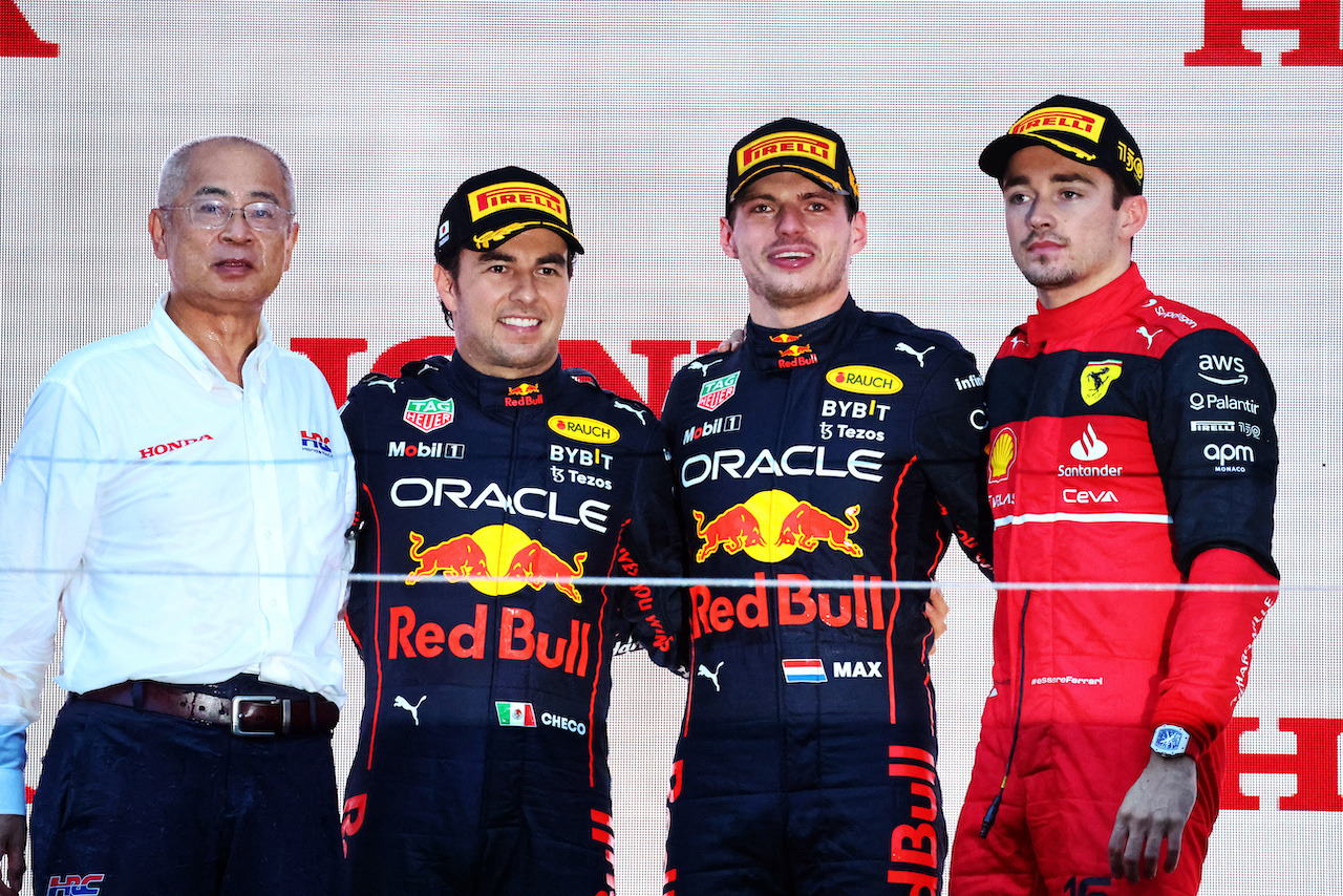 GP GIAPPONE, The podium (L to R): Charles Leclerc (MON) Ferrari, second; Sergio Perez (MEX) Red Bull Racing, vincitore; Carlos Sainz Jr (ESP) Ferrari, third.
09.10.2022. Formula 1 World Championship, Rd 18, Japanese Grand Prix, Suzuka, Japan, Gara Day.
- www.xpbimages.com, EMail: requests@xpbimages.com © Copyright: Batchelor / XPB Images