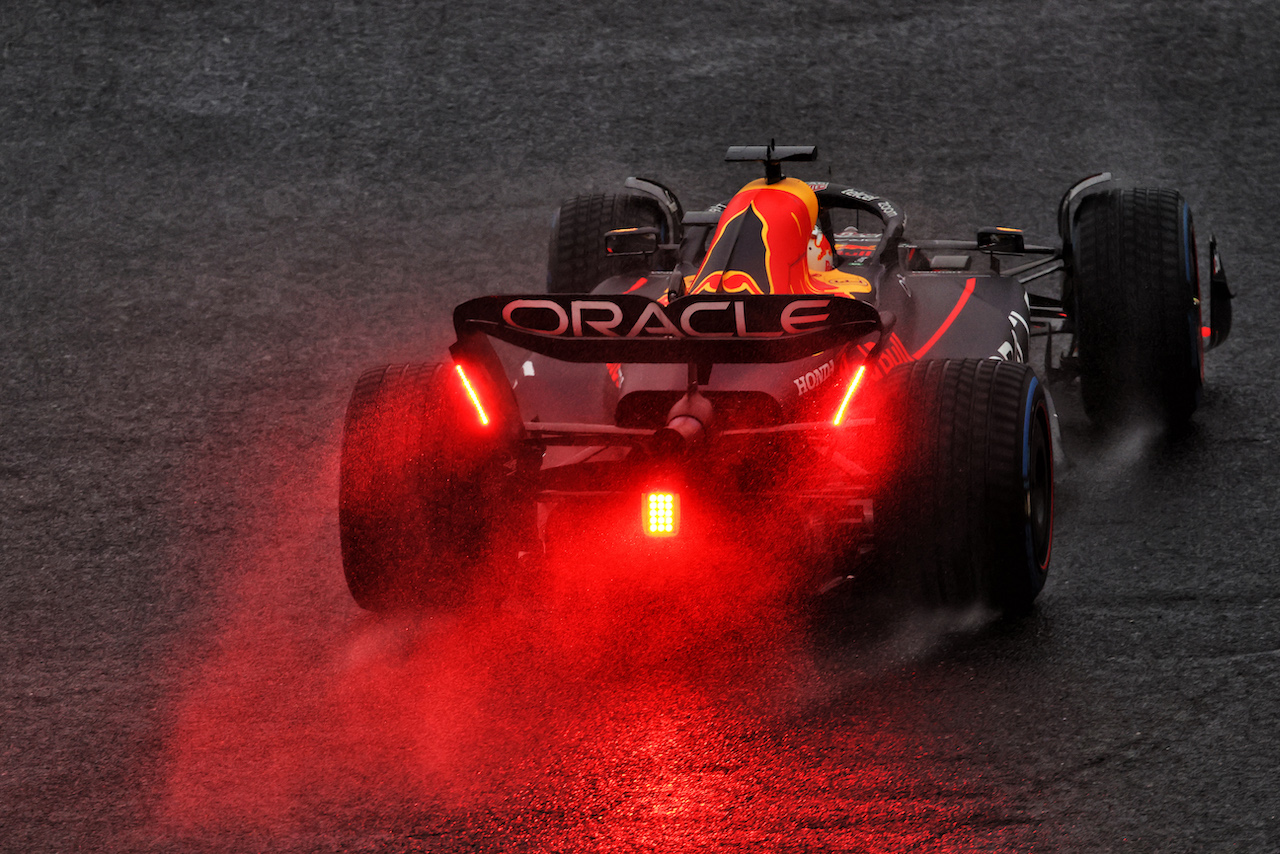 GP GIAPPONE, Max Verstappen (NLD) Red Bull Racing RB18.
09.10.2022. Formula 1 World Championship, Rd 18, Japanese Grand Prix, Suzuka, Japan, Gara Day.
- www.xpbimages.com, EMail: requests@xpbimages.com © Copyright: Bearne / XPB Images