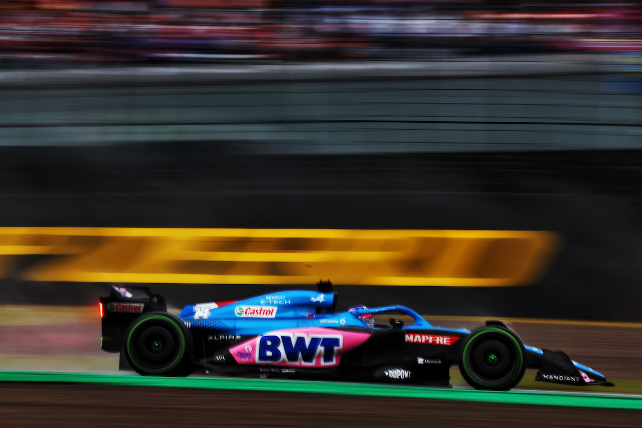 GP GIAPPONE, Fernando Alonso (ESP) Alpine F1 Team A522.
09.10.2022. Formula 1 World Championship, Rd 18, Japanese Grand Prix, Suzuka, Japan, Gara Day.
 - www.xpbimages.com, EMail: requests@xpbimages.com © Copyright: Coates / XPB Images