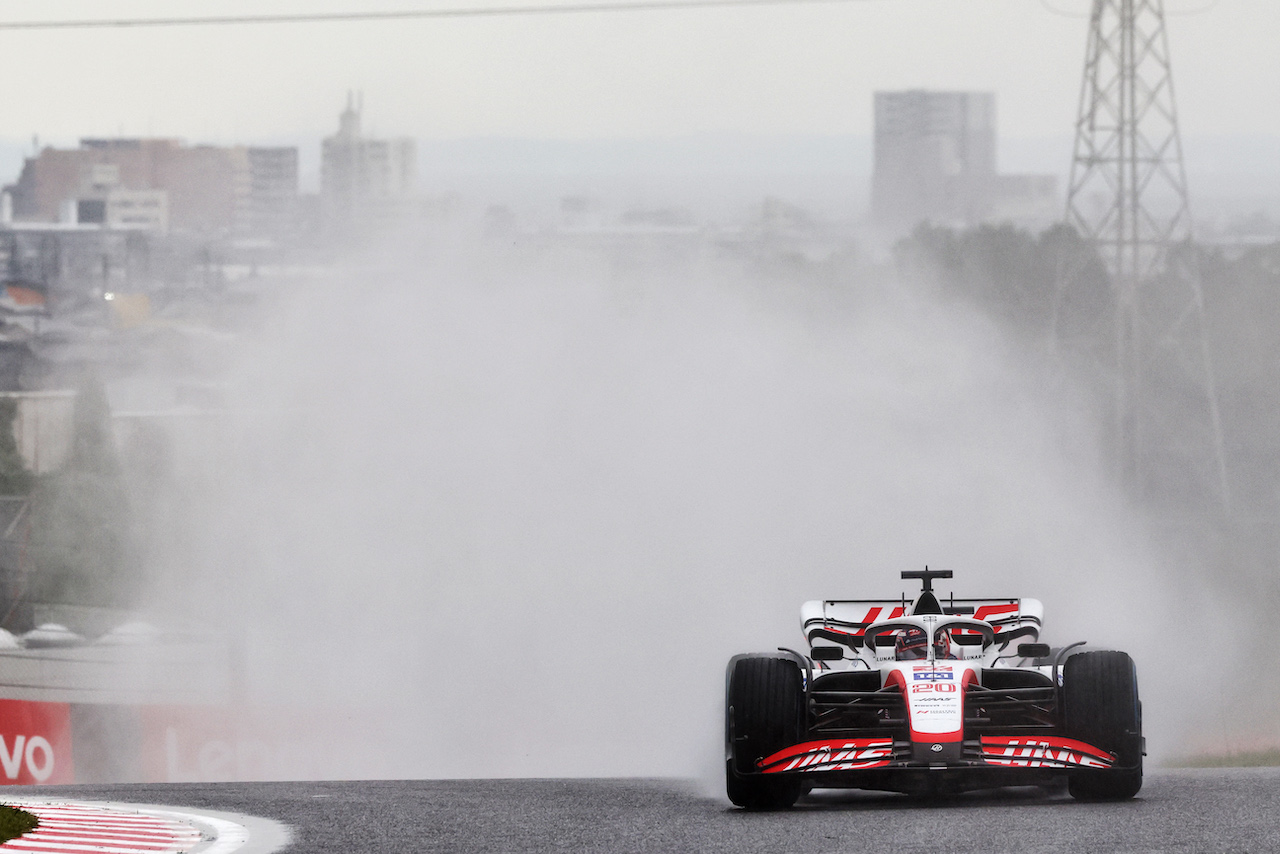 GP GIAPPONE, Kevin Magnussen (DEN) Haas VF-22.
09.10.2022. Formula 1 World Championship, Rd 18, Japanese Grand Prix, Suzuka, Japan, Gara Day.
 - www.xpbimages.com, EMail: requests@xpbimages.com © Copyright: Coates / XPB Images