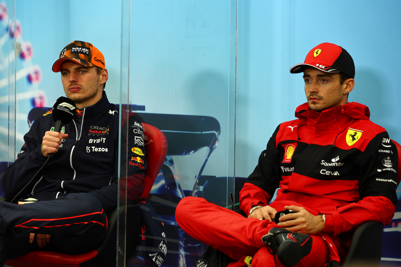 GP GIAPPONE, (L to R): Max Verstappen (NLD) Red Bull Racing e Charles Leclerc (MON) Ferrari in the post race FIA Press Conference.
09.10.2022. Formula 1 World Championship, Rd 18, Japanese Grand Prix, Suzuka, Japan, Gara Day.
- www.xpbimages.com, EMail: requests@xpbimages.com © Copyright: Batchelor / XPB Images