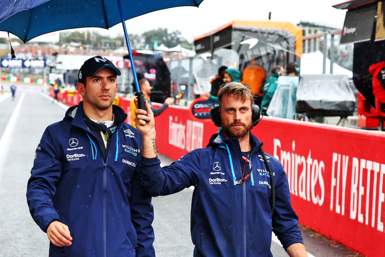 GP GIAPPONE, Nicholas Latifi (CDN) Williams Racing on the grid.
09.10.2022. Formula 1 World Championship, Rd 18, Japanese Grand Prix, Suzuka, Japan, Gara Day.
- www.xpbimages.com, EMail: requests@xpbimages.com © Copyright: Moy / XPB Images