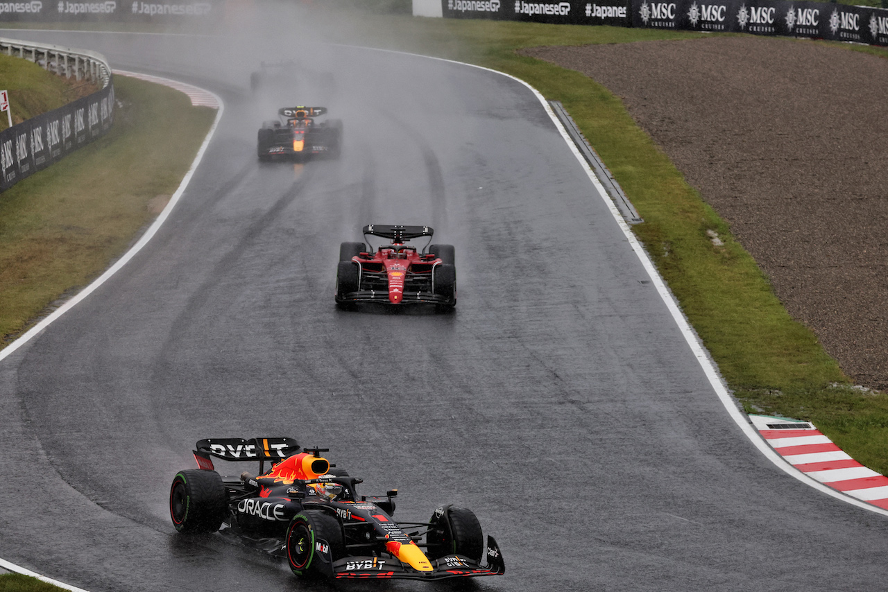 GP GIAPPONE, Max Verstappen (NLD) Red Bull Racing RB18.
09.10.2022. Formula 1 World Championship, Rd 18, Japanese Grand Prix, Suzuka, Japan, Gara Day.
- www.xpbimages.com, EMail: requests@xpbimages.com © Copyright: Bearne / XPB Images