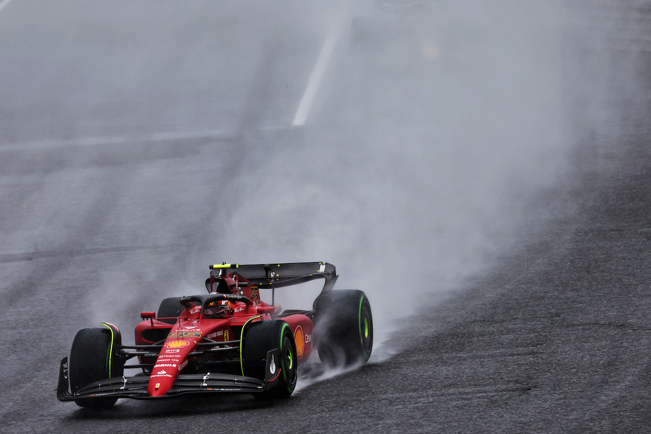 GP GIAPPONE, Carlos Sainz Jr (ESP) Ferrari F1-75 on the formation lap.
09.10.2022. Formula 1 World Championship, Rd 18, Japanese Grand Prix, Suzuka, Japan, Gara Day.
- www.xpbimages.com, EMail: requests@xpbimages.com © Copyright: Batchelor / XPB Images