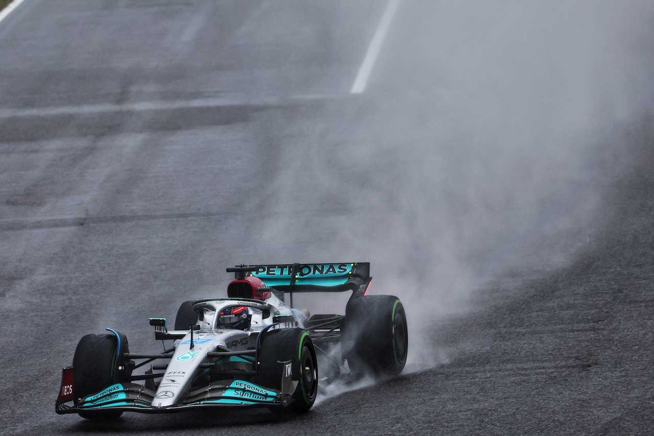 GP GIAPPONE, George Russell (GBR) Mercedes AMG F1 W13 on the formation lap.
09.10.2022. Formula 1 World Championship, Rd 18, Japanese Grand Prix, Suzuka, Japan, Gara Day.
- www.xpbimages.com, EMail: requests@xpbimages.com © Copyright: Batchelor / XPB Images