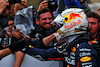 GP GIAPPONE, Gara winner Max Verstappen (NLD) Red Bull Racing celebrates with the team in parc ferme.
09.10.2022. Formula 1 World Championship, Rd 18, Japanese Grand Prix, Suzuka, Japan, Gara Day.
 - www.xpbimages.com, EMail: requests@xpbimages.com © Copyright: Coates / XPB Images