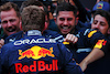 GP GIAPPONE, Gara winner Max Verstappen (NLD) Red Bull Racing celebrates with the team in parc ferme.
09.10.2022. Formula 1 World Championship, Rd 18, Japanese Grand Prix, Suzuka, Japan, Gara Day.
 - www.xpbimages.com, EMail: requests@xpbimages.com © Copyright: Coates / XPB Images