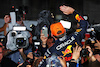GP GIAPPONE, Gara winner Max Verstappen (NLD) Red Bull Racing celebrates winning the World Championship with the team.
09.10.2022. Formula 1 World Championship, Rd 18, Japanese Grand Prix, Suzuka, Japan, Gara Day.
- www.xpbimages.com, EMail: requests@xpbimages.com © Copyright: Batchelor / XPB Images