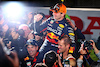 GP GIAPPONE, Gara winner Max Verstappen (NLD) Red Bull Racing celebrates winning the World Championship with the team.
09.10.2022. Formula 1 World Championship, Rd 18, Japanese Grand Prix, Suzuka, Japan, Gara Day.
- www.xpbimages.com, EMail: requests@xpbimages.com © Copyright: Batchelor / XPB Images