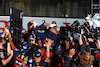 GP GIAPPONE, Gara winner Max Verstappen (NLD) Red Bull Racing celebrates winning the World Championship with Gianpiero Lambiase (ITA) Red Bull Racing Engineer e the team.
09.10.2022. Formula 1 World Championship, Rd 18, Japanese Grand Prix, Suzuka, Japan, Gara Day.
- www.xpbimages.com, EMail: requests@xpbimages.com © Copyright: Batchelor / XPB Images