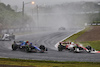 GP GIAPPONE, Nicholas Latifi (CDN) Williams Racing FW44 e Guanyu Zhou (CHN) Alfa Romeo F1 Team C42 at the partenza of the race.
09.10.2022. Formula 1 World Championship, Rd 18, Japanese Grand Prix, Suzuka, Japan, Gara Day.
- www.xpbimages.com, EMail: requests@xpbimages.com © Copyright: Bearne / XPB Images
