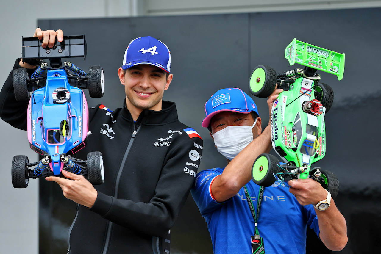 GP GIAPPONE, Esteban Ocon (FRA) Alpine F1 Team - radio controlled car.
06.10.2022. Formula 1 World Championship, Rd 18, Japanese Grand Prix, Suzuka, Japan, Preparation Day.
- www.xpbimages.com, EMail: requests@xpbimages.com © Copyright: Batchelor / XPB Images
