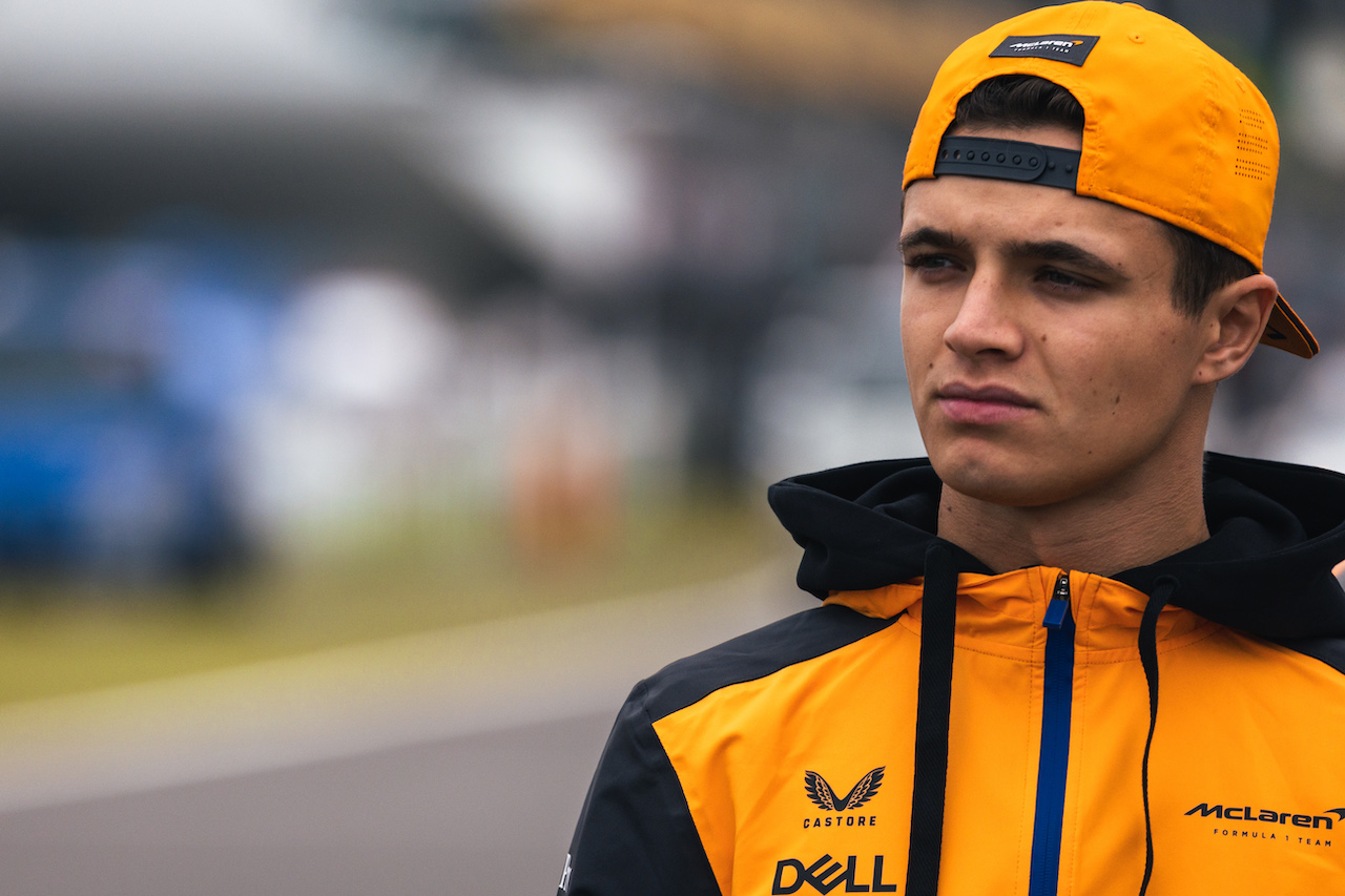 GP GIAPPONE, Lando Norris (GBR) McLaren walks the circuit.
06.10.2022. Formula 1 World Championship, Rd 18, Japanese Grand Prix, Suzuka, Japan, Preparation Day.
- www.xpbimages.com, EMail: requests@xpbimages.com © Copyright: Bearne / XPB Images