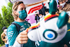 GP GIAPPONE, Sebastian Vettel (GER) Aston Martin F1 Team with fans.
06.10.2022. Formula 1 World Championship, Rd 18, Japanese Grand Prix, Suzuka, Japan, Preparation Day.
- www.xpbimages.com, EMail: requests@xpbimages.com © Copyright: Bearne / XPB Images