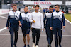 GP GIAPPONE, Pierre Gasly (FRA) AlphaTauri walks the circuit with the team.
06.10.2022. Formula 1 World Championship, Rd 18, Japanese Grand Prix, Suzuka, Japan, Preparation Day.
- www.xpbimages.com, EMail: requests@xpbimages.com © Copyright: Bearne / XPB Images