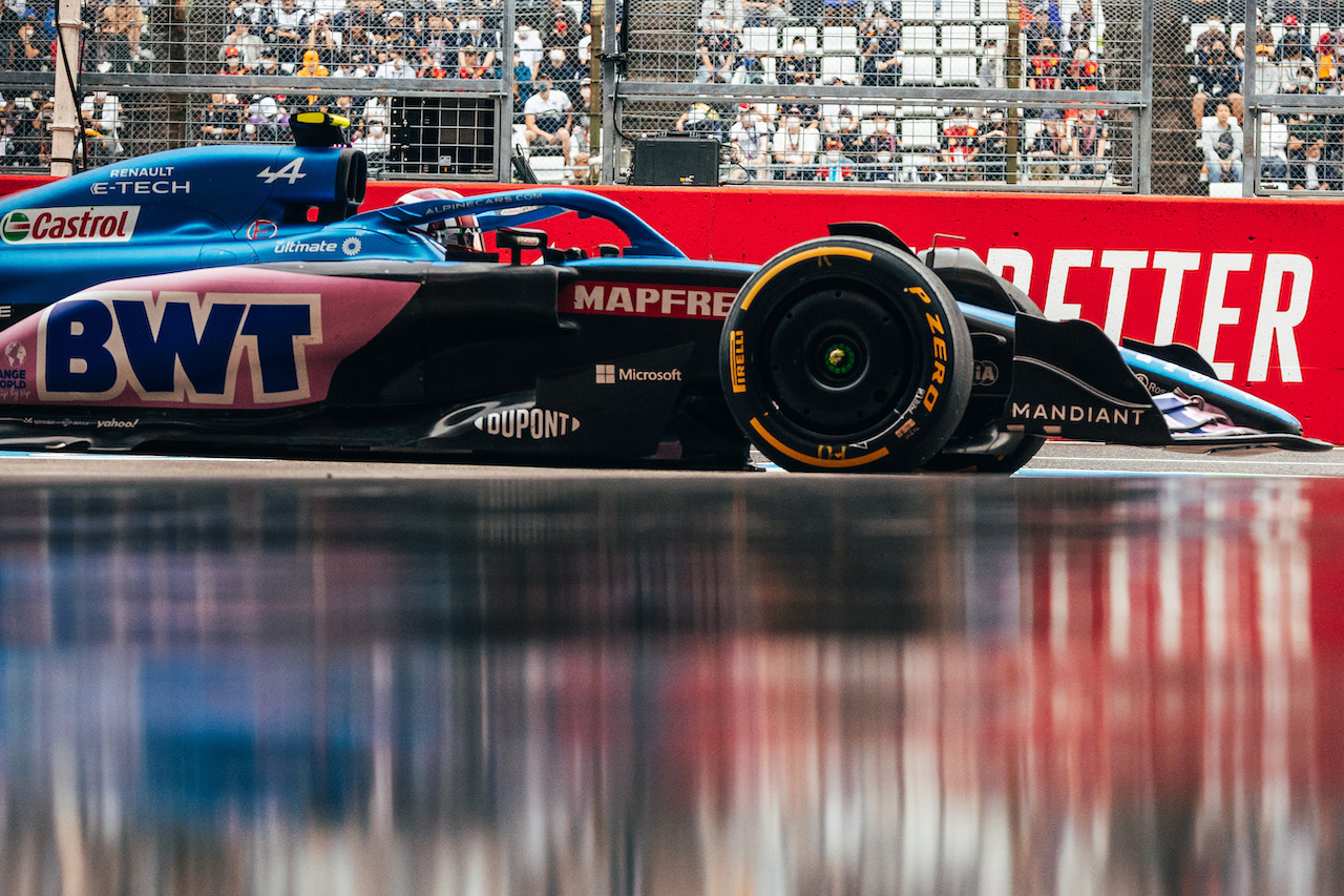 GP GIAPPONE, Esteban Ocon (FRA) Alpine F1 Team A522.
08.10.2022. Formula 1 World Championship, Rd 18, Japanese Grand Prix, Suzuka, Japan, Qualifiche Day.
- www.xpbimages.com, EMail: requests@xpbimages.com © Copyright: Bearne / XPB Images