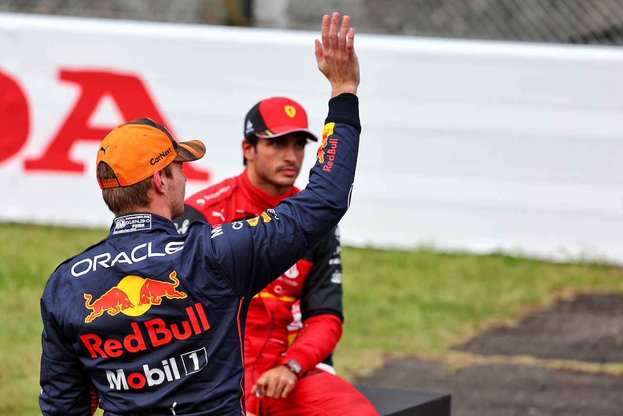 GP GIAPPONE, Max Verstappen (NLD) Red Bull Racing celebrates his pole position in qualifying parc ferme.
08.10.2022. Formula 1 World Championship, Rd 18, Japanese Grand Prix, Suzuka, Japan, Qualifiche Day.
- www.xpbimages.com, EMail: requests@xpbimages.com © Copyright: Batchelor / XPB Images