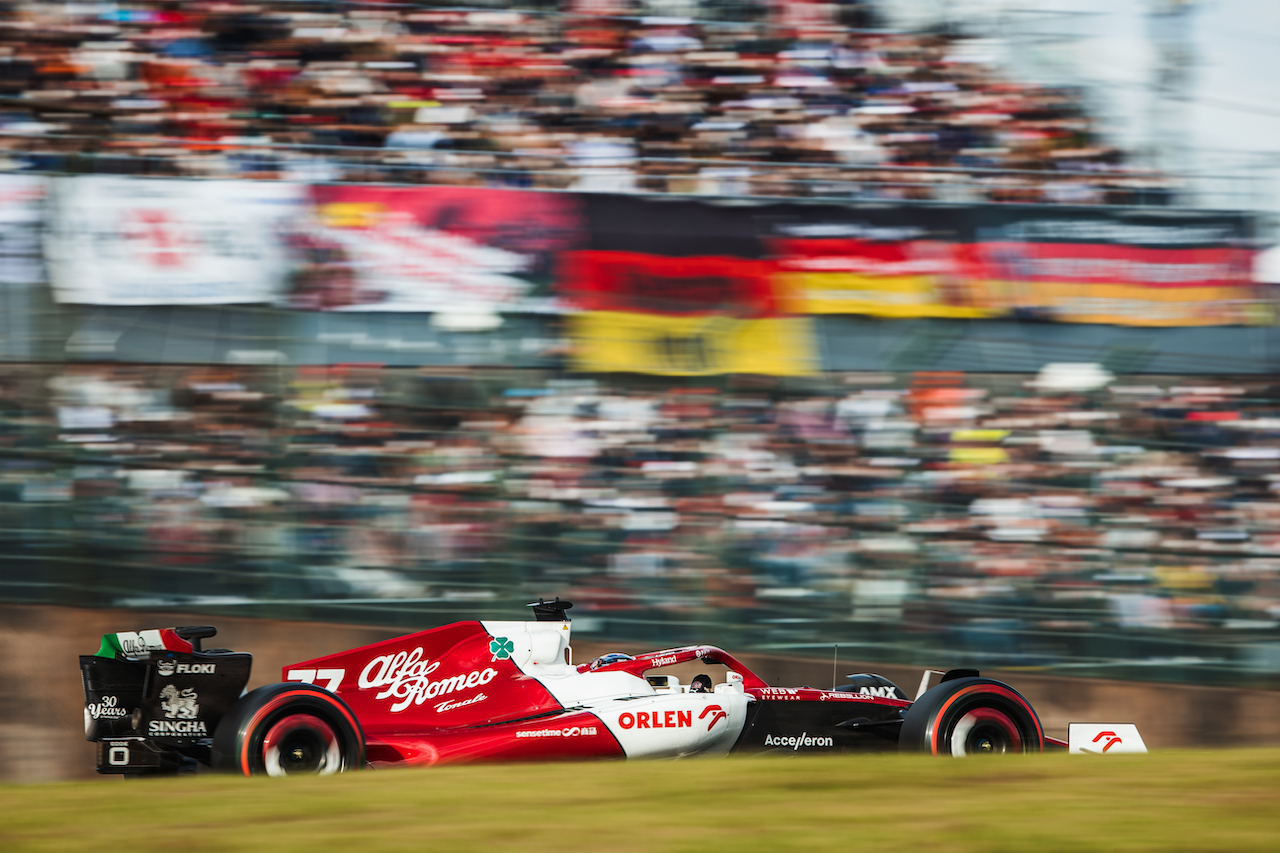 GP GIAPPONE, Valtteri Bottas (FIN) Alfa Romeo F1 Team C42.
08.10.2022. Formula 1 World Championship, Rd 18, Japanese Grand Prix, Suzuka, Japan, Qualifiche Day.
- www.xpbimages.com, EMail: requests@xpbimages.com © Copyright: Bearne / XPB Images