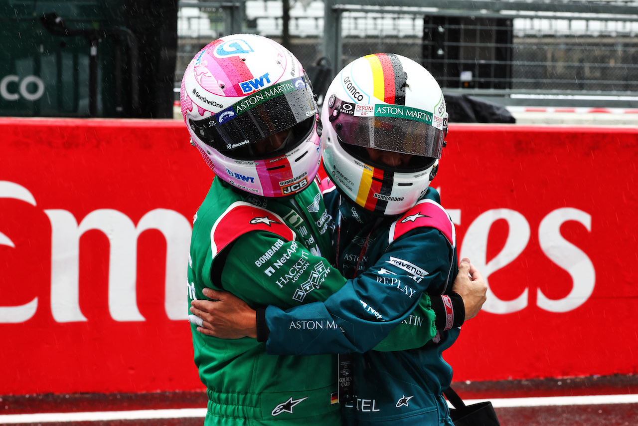 GP GIAPPONE, Sebastian Vettel (GER) Aston Martin F1 Team fans.
07.10.2022. Formula 1 World Championship, Rd 18, Japanese Grand Prix, Suzuka, Japan, Practice Day.
 - www.xpbimages.com, EMail: requests@xpbimages.com © Copyright: Coates / XPB Images