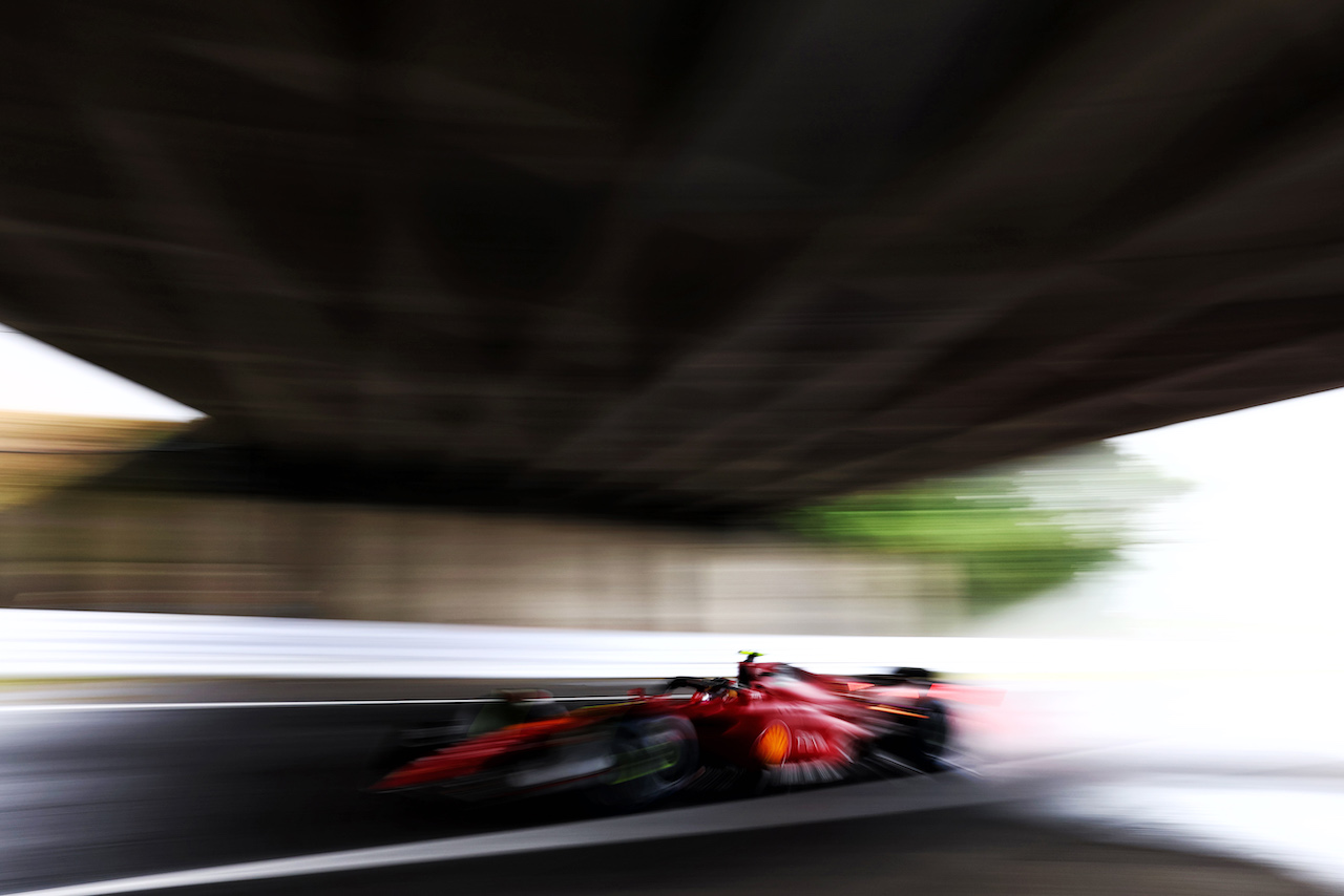 GP GIAPPONE, Carlos Sainz Jr (ESP) Ferrari F1-75.
07.10.2022. Formula 1 World Championship, Rd 18, Japanese Grand Prix, Suzuka, Japan, Practice Day.
 - www.xpbimages.com, EMail: requests@xpbimages.com © Copyright: Coates / XPB Images
