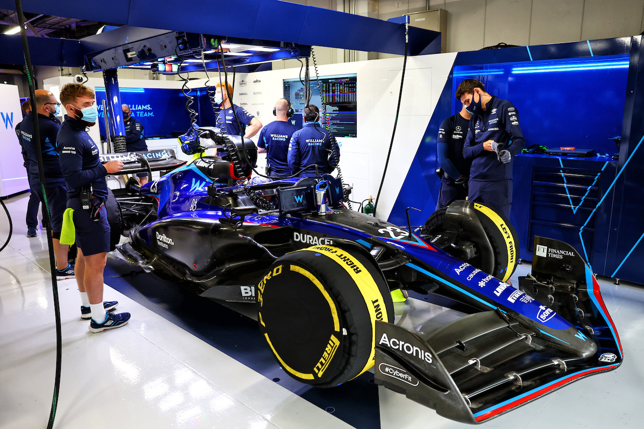 GP GIAPPONE, Alexander Albon (THA) Williams Racing FW44.
07.10.2022. Formula 1 World Championship, Rd 18, Japanese Grand Prix, Suzuka, Japan, Practice Day.
- www.xpbimages.com, EMail: requests@xpbimages.com © Copyright: Batchelor / XPB Images