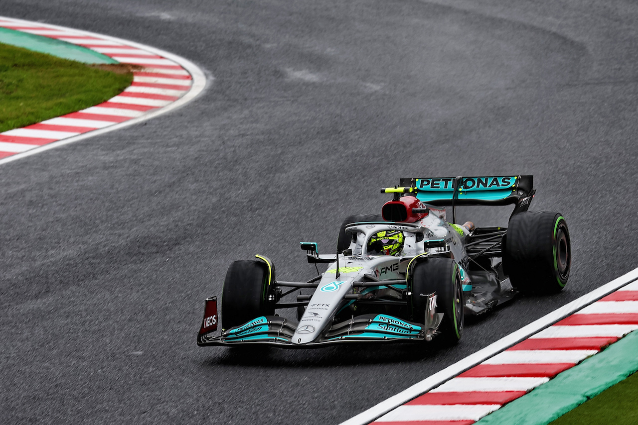 GP GIAPPONE, Lewis Hamilton (GBR) Mercedes AMG F1 W13.
07.10.2022. Formula 1 World Championship, Rd 18, Japanese Grand Prix, Suzuka, Japan, Practice Day.
 - www.xpbimages.com, EMail: requests@xpbimages.com © Copyright: Coates / XPB Images