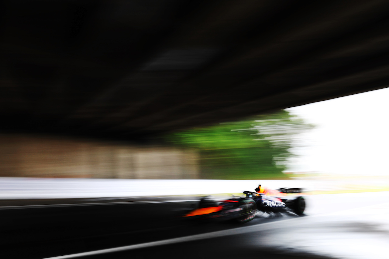 GP GIAPPONE, Max Verstappen (NLD) Red Bull Racing RB18.
07.10.2022. Formula 1 World Championship, Rd 18, Japanese Grand Prix, Suzuka, Japan, Practice Day.
 - www.xpbimages.com, EMail: requests@xpbimages.com © Copyright: Coates / XPB Images